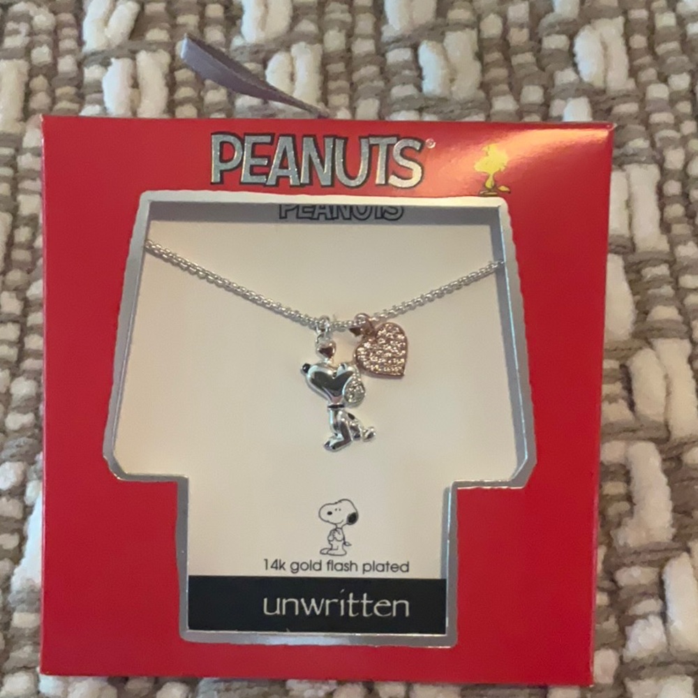 PEANUTS - SNOOPY necklace